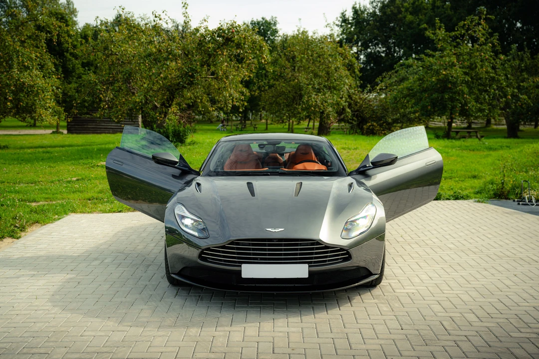 2017 Aston Martin DB11 V12 - Image 16 of 31
