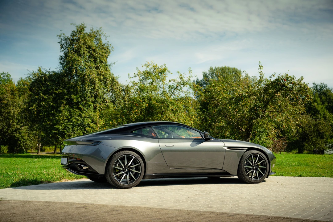 2017 Aston Martin DB11 V12 - Image 10 of 31