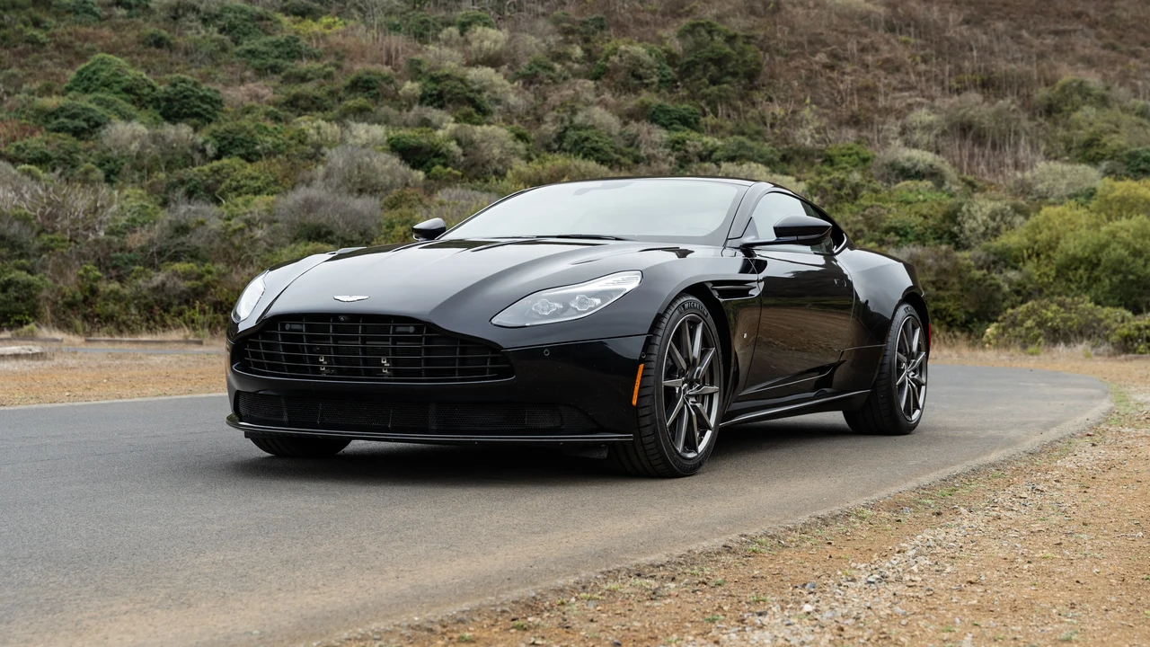 2017 Aston Martin DB11 V12 - Image 2 of 31