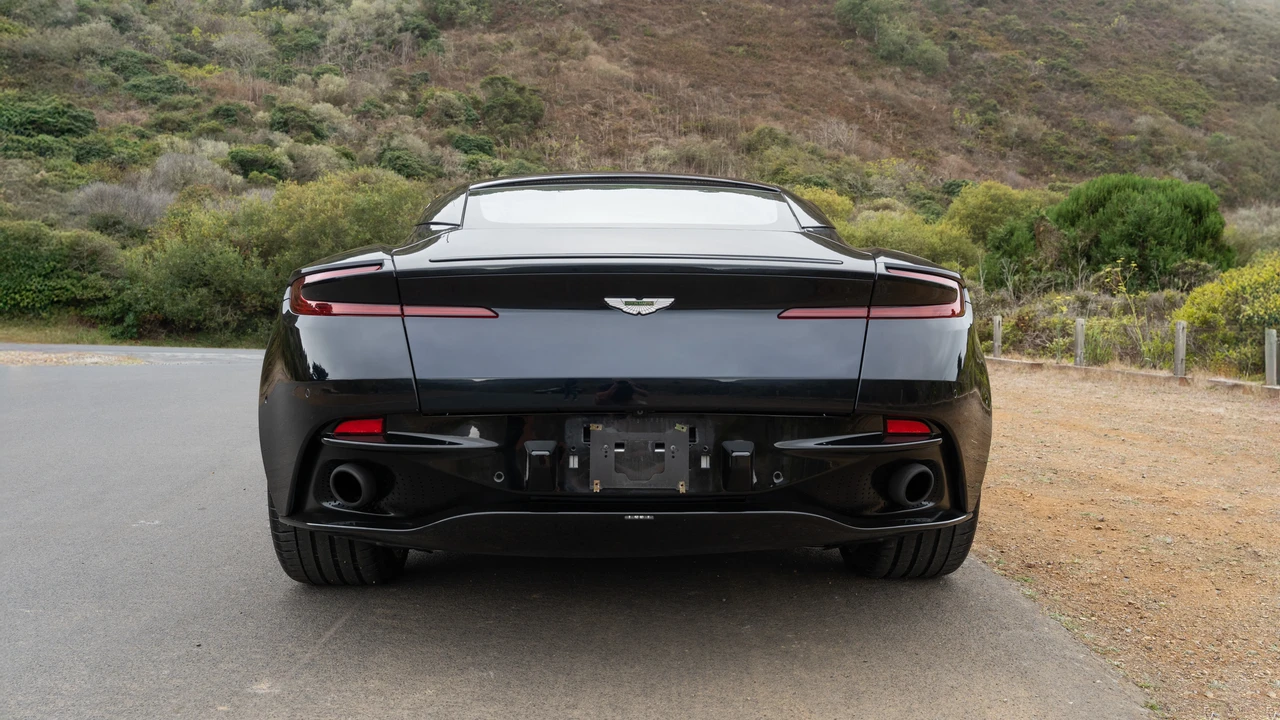 2017 Aston Martin DB11 V12 - Image 7 of 31