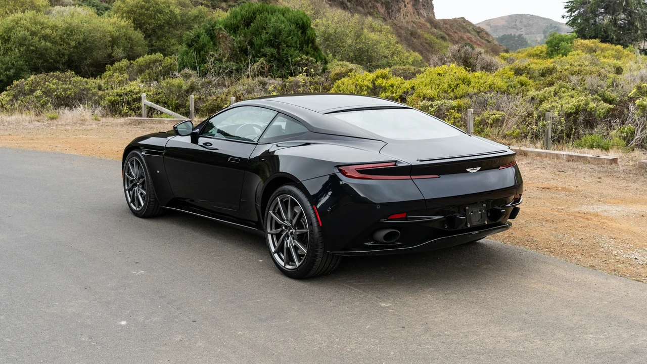 2017 Aston Martin DB11 V12 - Image 8 of 31