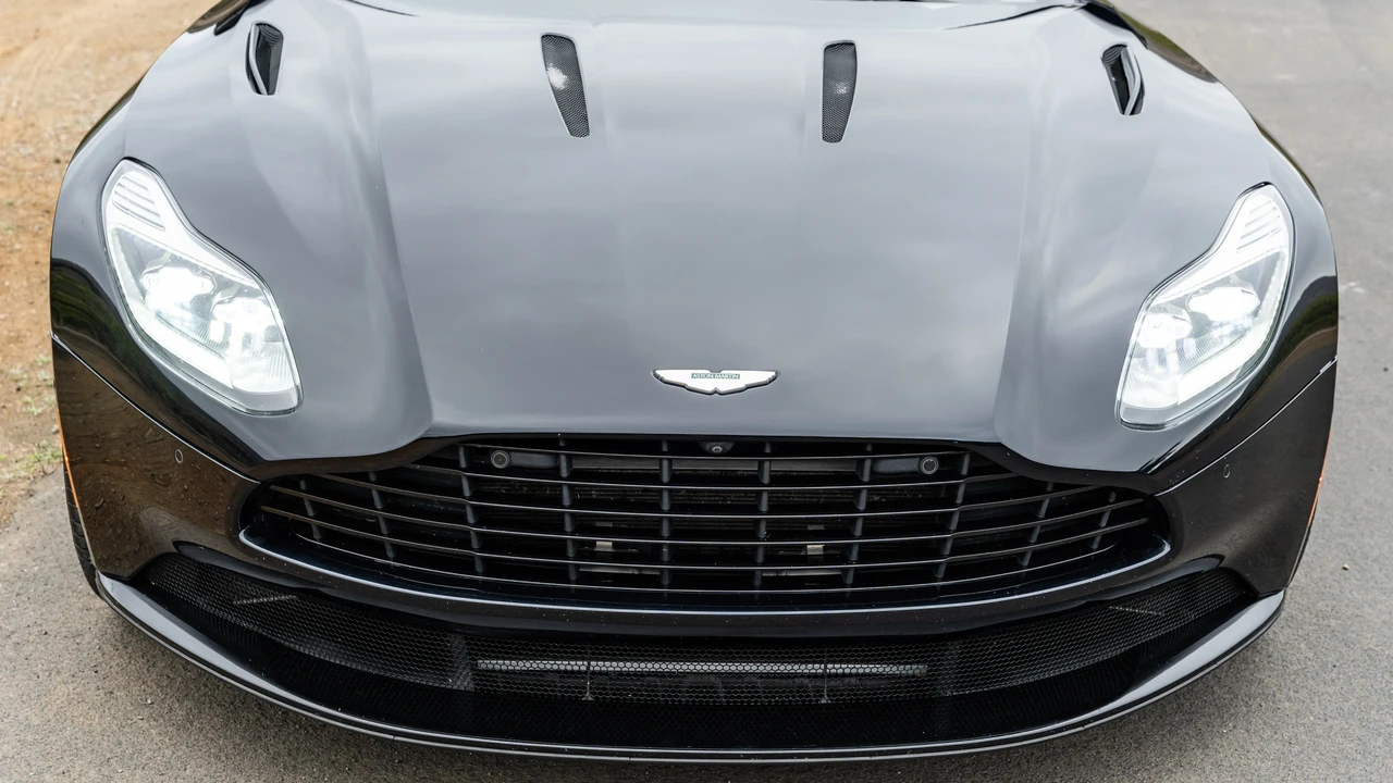 2017 Aston Martin DB11 V12 - Image 19 of 31