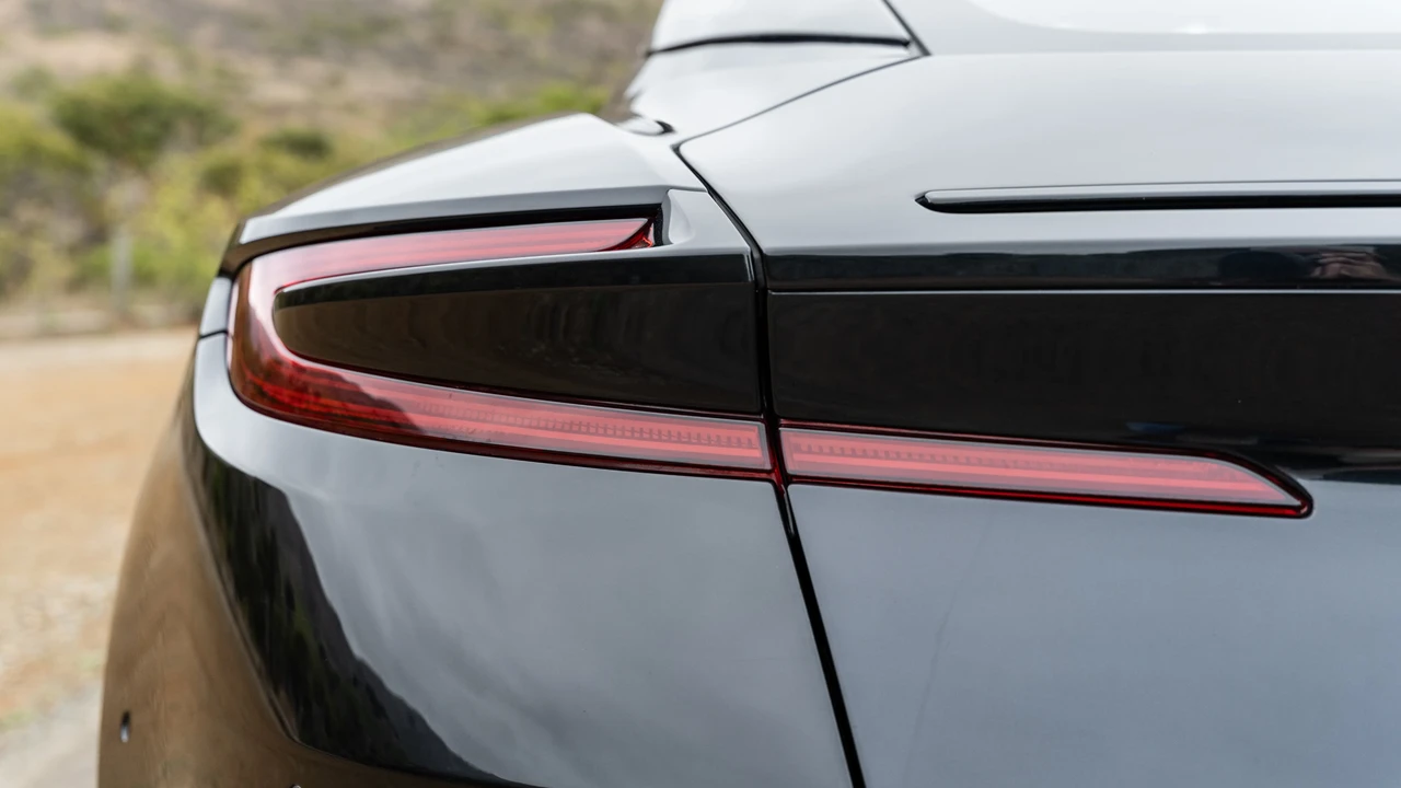 2017 Aston Martin DB11 V12 - Image 27 of 31