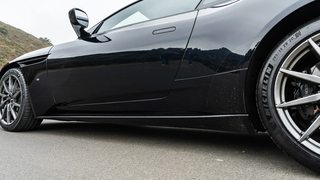 2017 Aston Martin DB11 V12 - Image 12 of 31