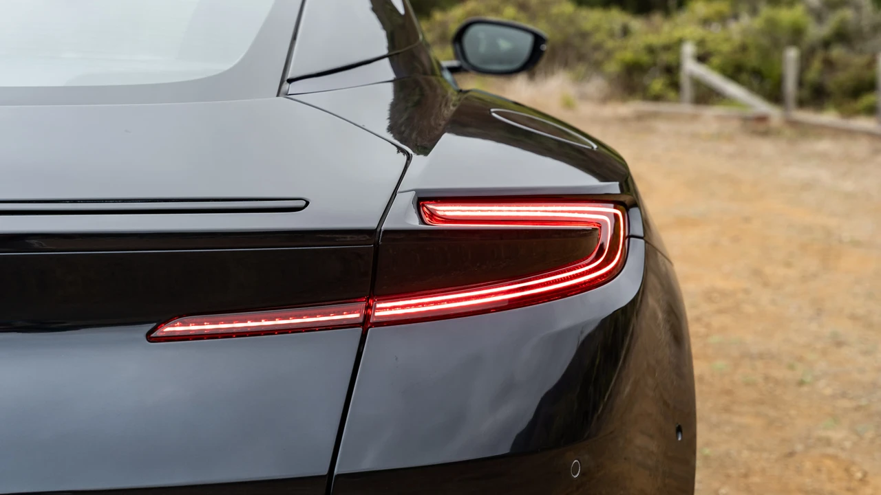 2017 Aston Martin DB11 V12 - Image 25 of 31