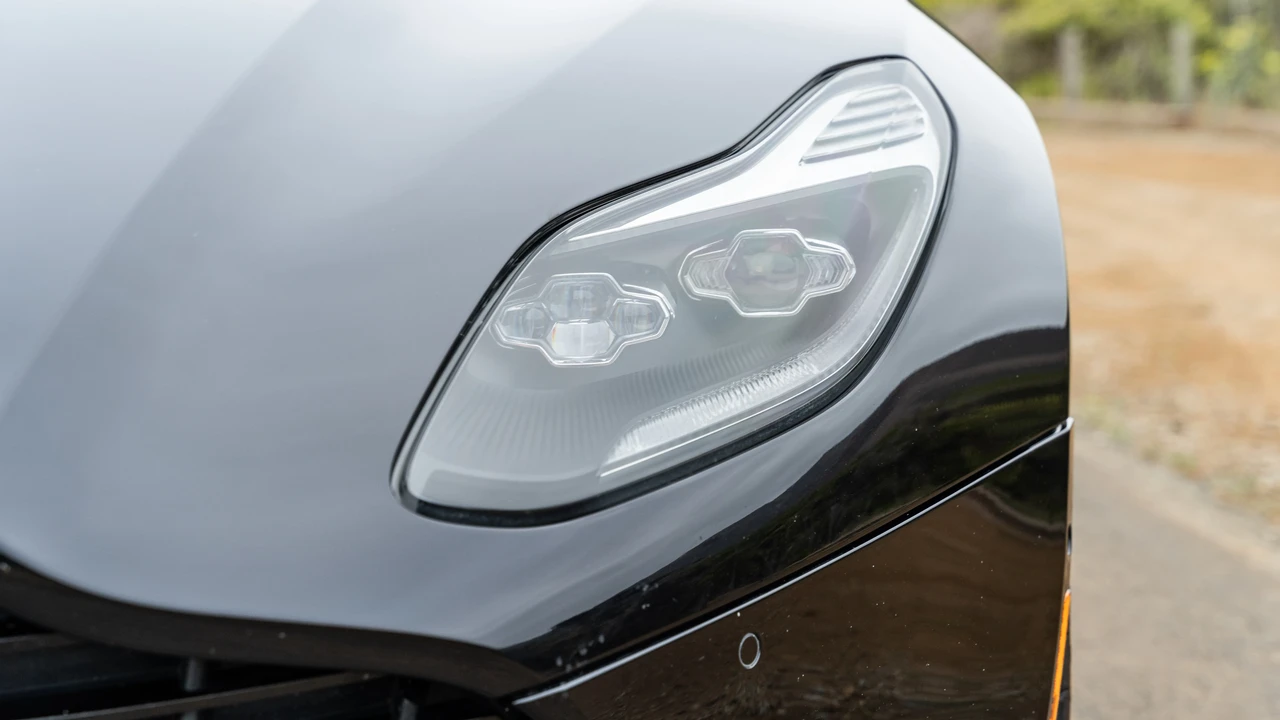 2017 Aston Martin DB11 V12 - Image 22 of 31