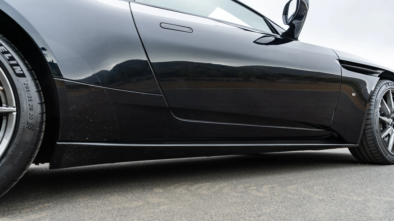 2017 Aston Martin DB11 V12 - Image 13 of 31