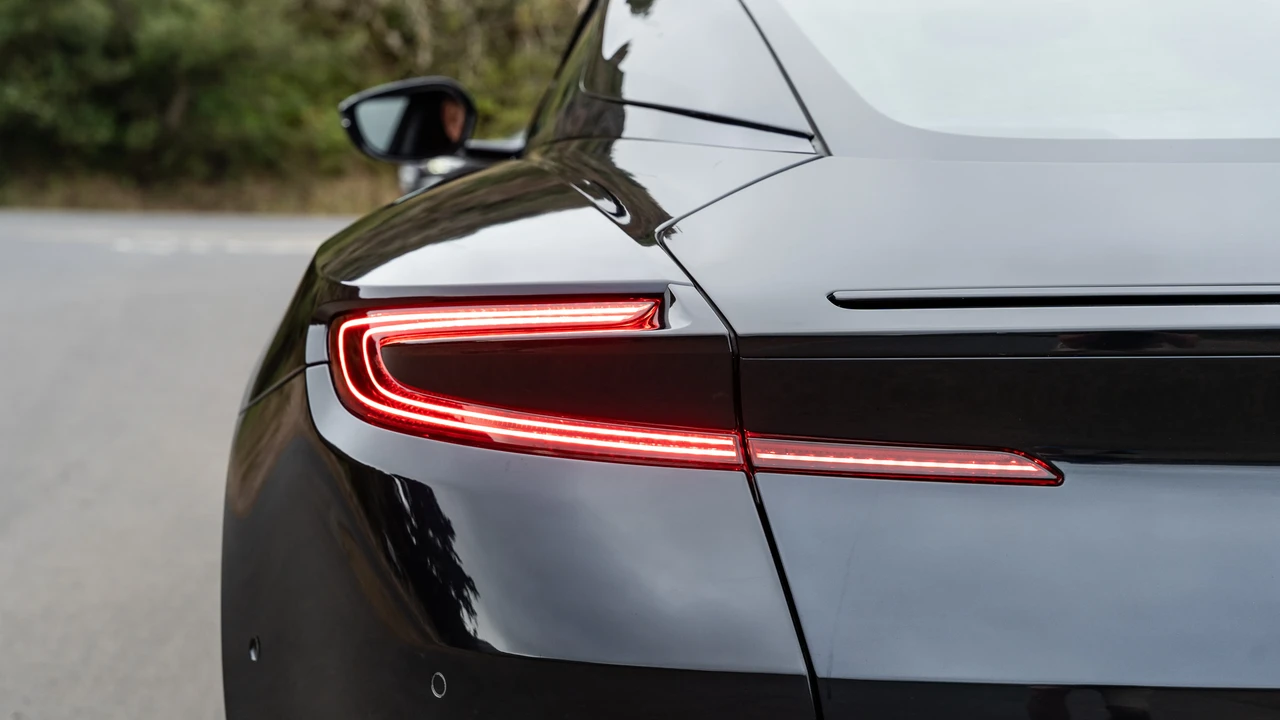 2017 Aston Martin DB11 V12 - Image 24 of 31