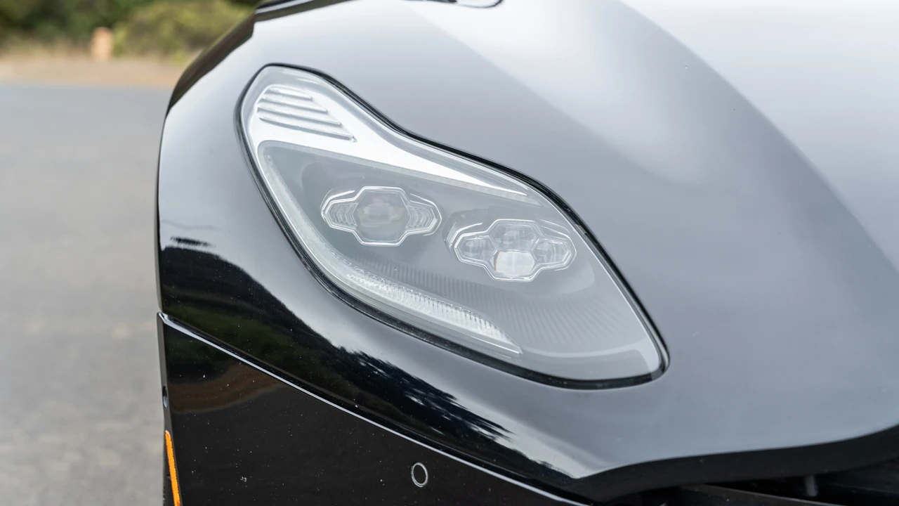 2017 Aston Martin DB11 V12 - Image 21 of 31