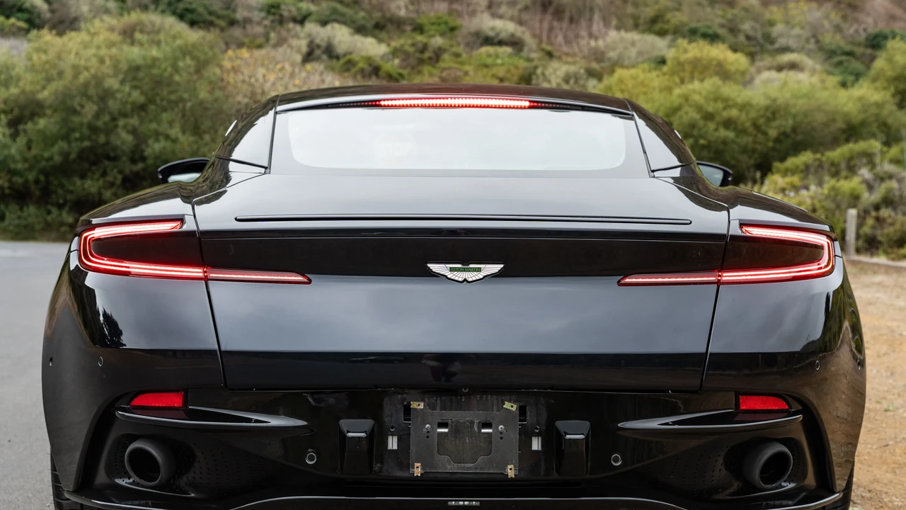 2017 Aston Martin DB11 V12 - Image 23 of 31