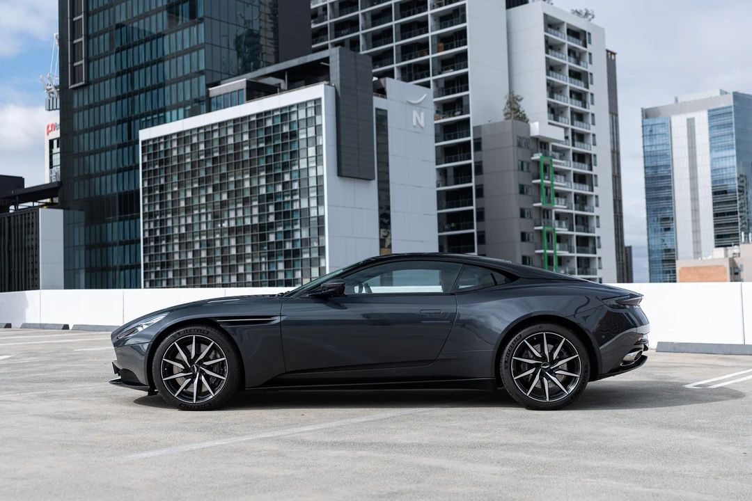 2017 Aston Martin DB11 V12 - Image 11 of 31