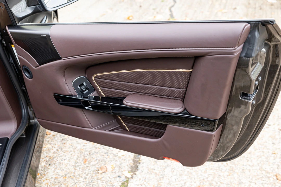 2017 Aston Martin DB9 - Image 23 of 31