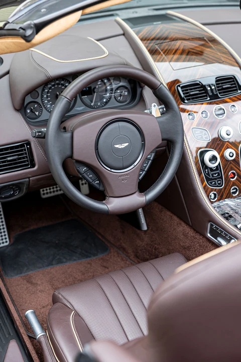 2017 Aston Martin DB9 - Image 19 of 31