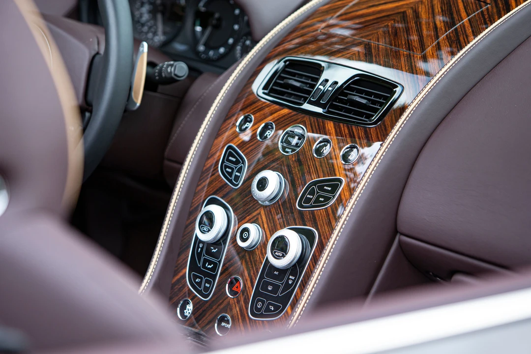 2017 Aston Martin DB9 - Image 8 of 31