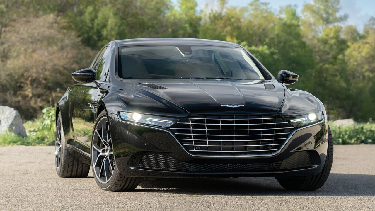 2017 Aston Martin Lagonda - Image 14 of 31