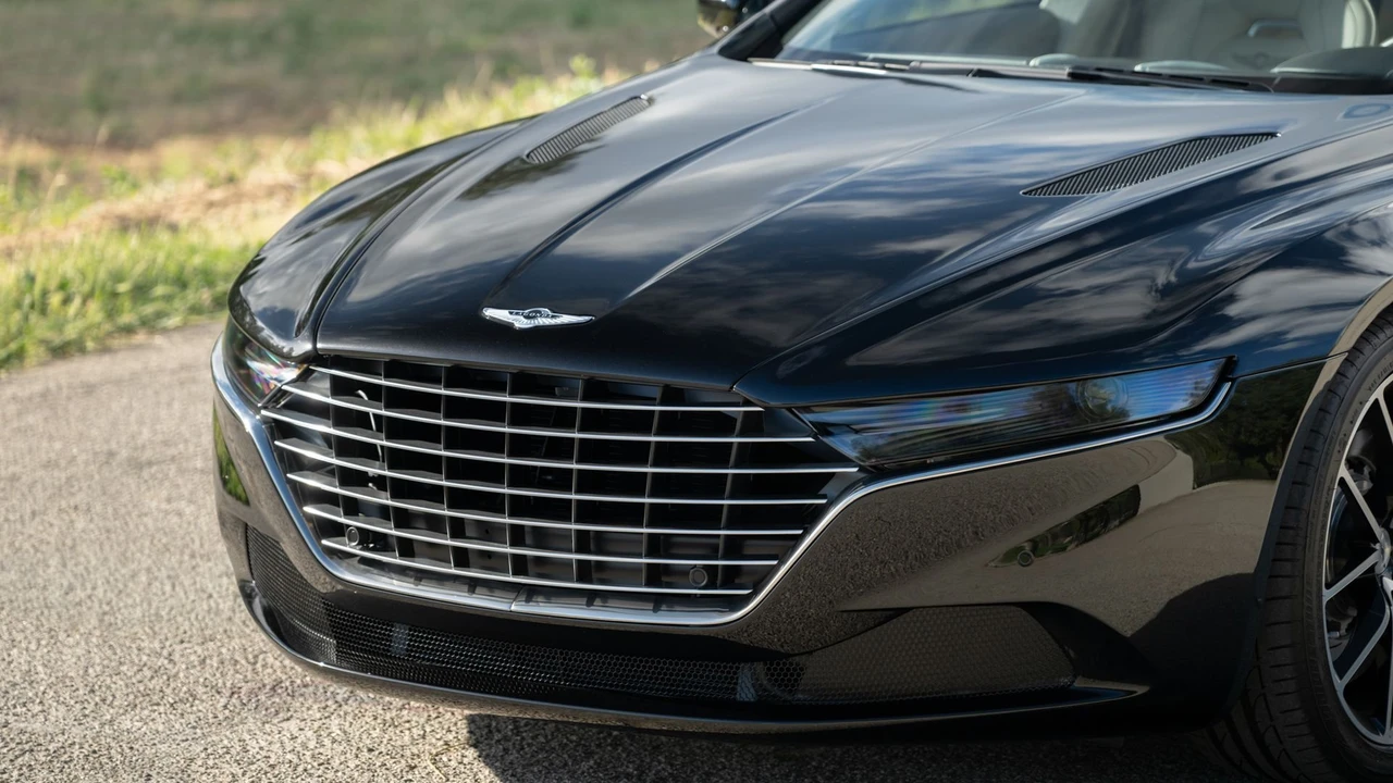 2017 Aston Martin Lagonda - Image 20 of 31