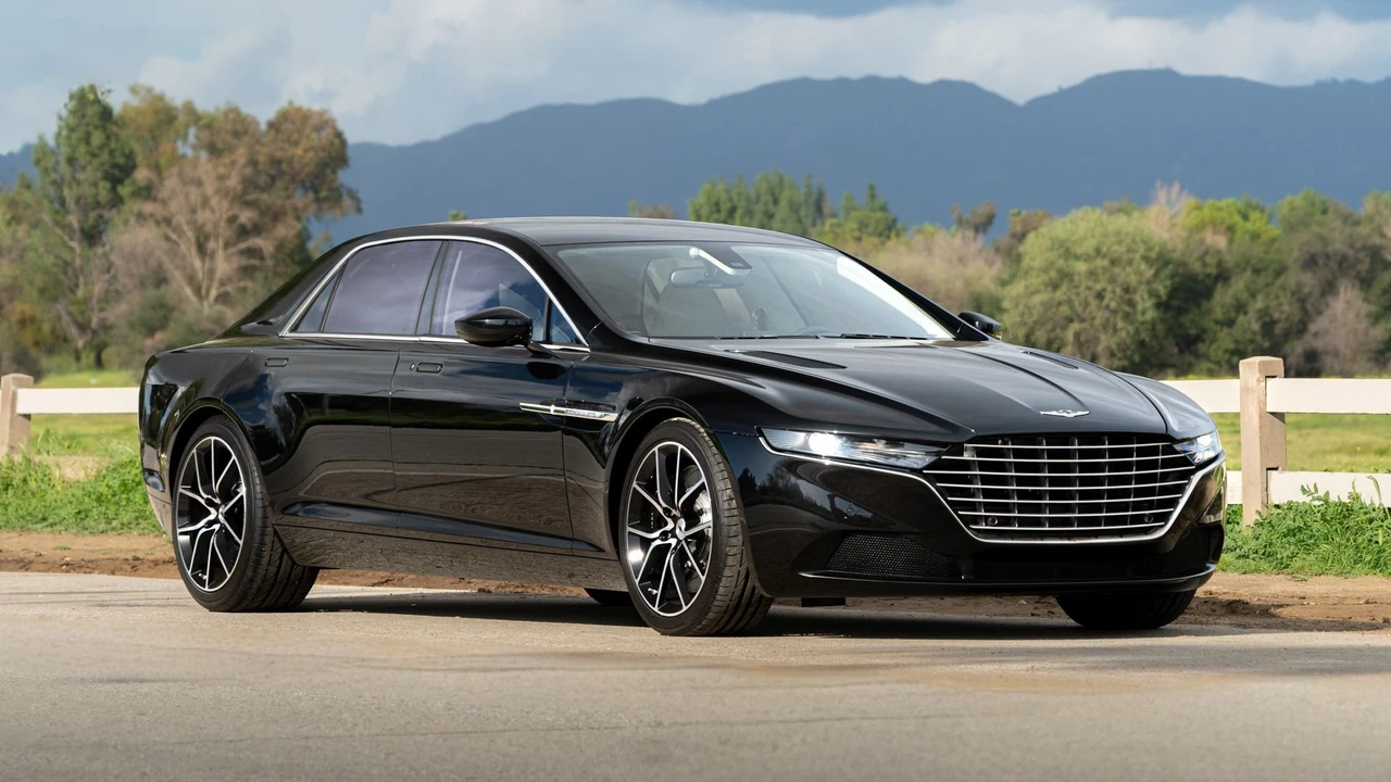 2017 Aston Martin Lagonda - Image 12 of 31