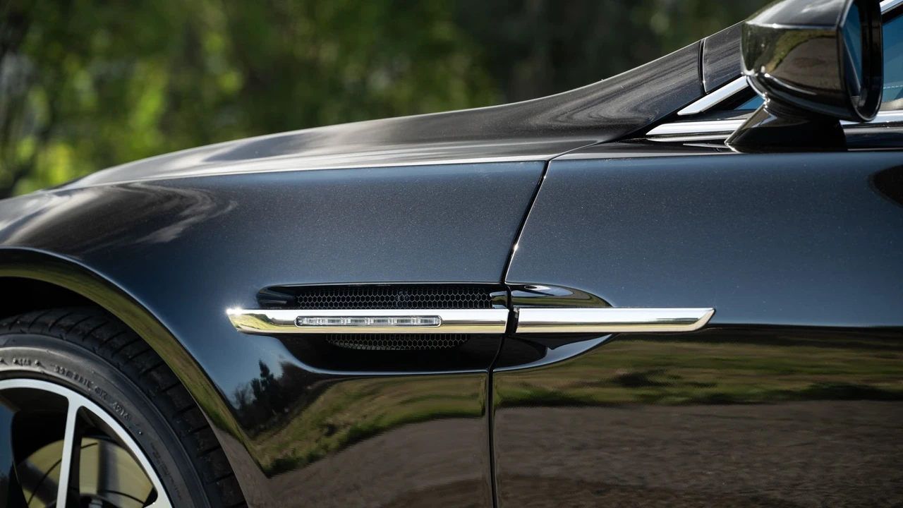 2017 Aston Martin Lagonda - Image 19 of 31