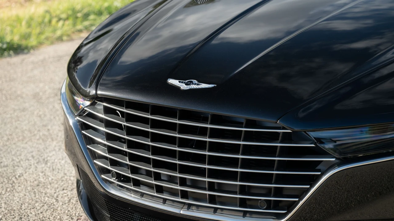 2017 Aston Martin Lagonda - Image 23 of 31