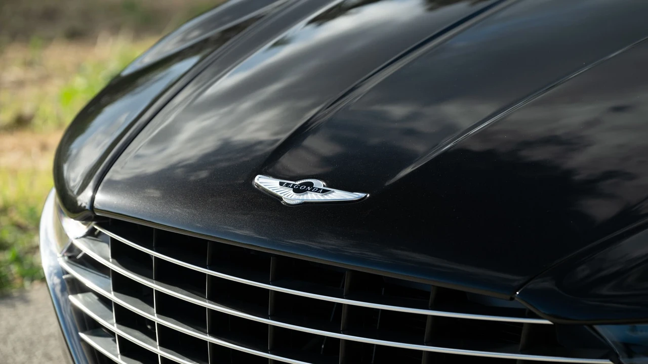 2017 Aston Martin Lagonda - Image 25 of 31