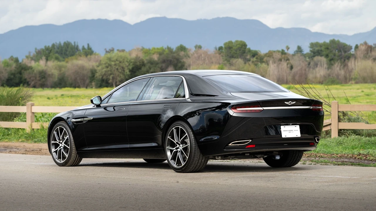 2017 Aston Martin Lagonda - Image 5 of 31