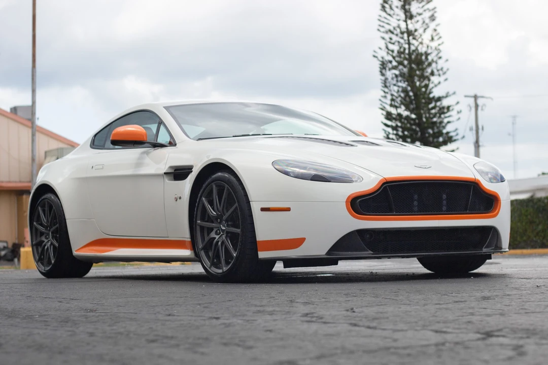 2017 Aston Martin V12 Vantage (2010-2018) - Image 7 of 31