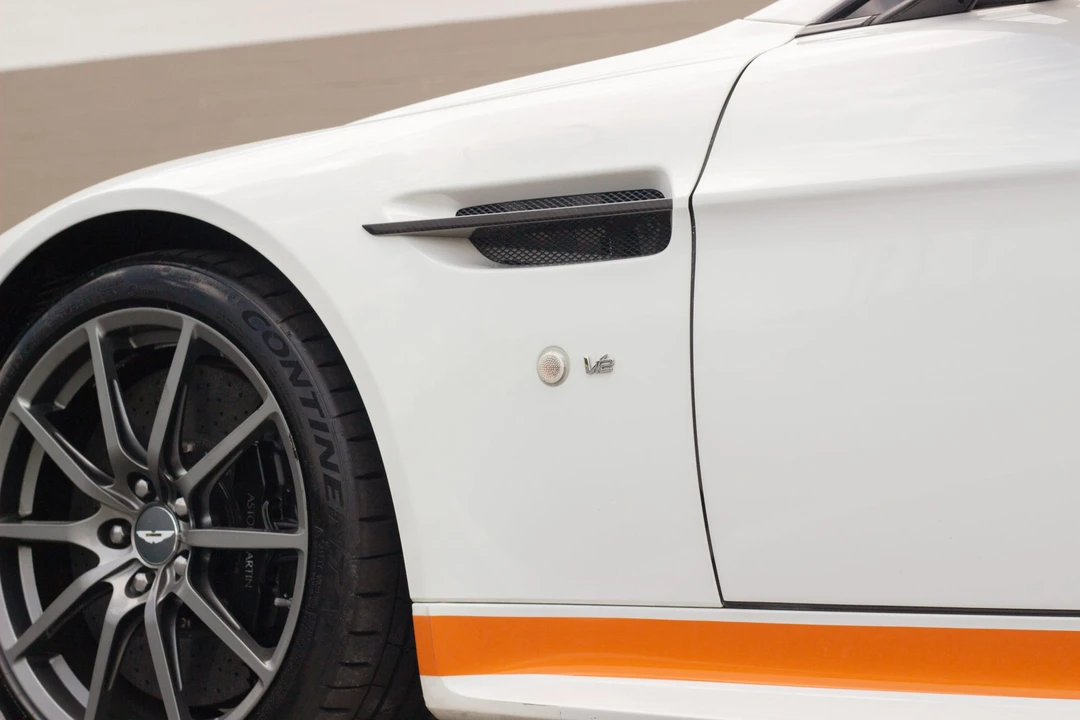 2017 Aston Martin V12 Vantage (2010-2018) - Image 26 of 31