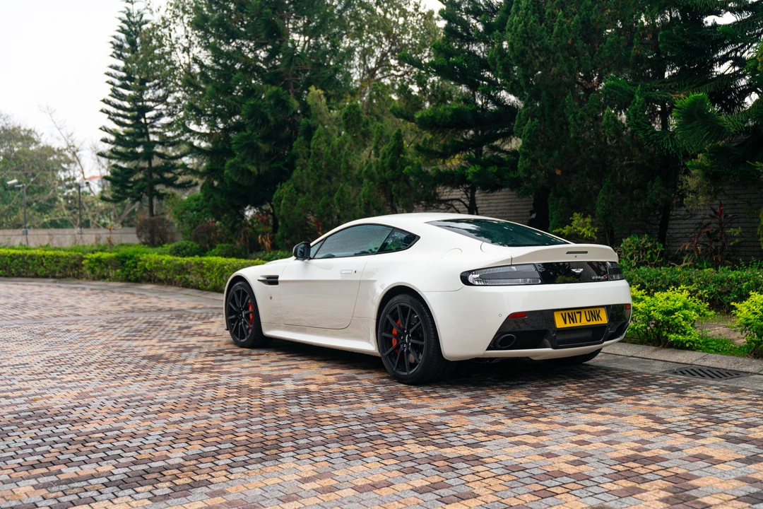 2017 Aston Martin V12 Vantage (2010-2018) - Image 5 of 21