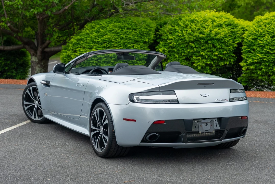 2017 Aston Martin V12 Vantage (2010-2018) - Image 15 of 31