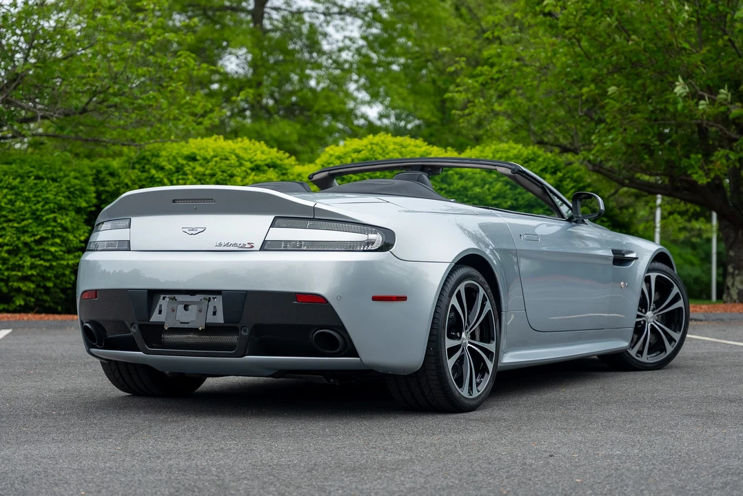 2017 Aston Martin V12 Vantage (2010-2018) - Image 18 of 31