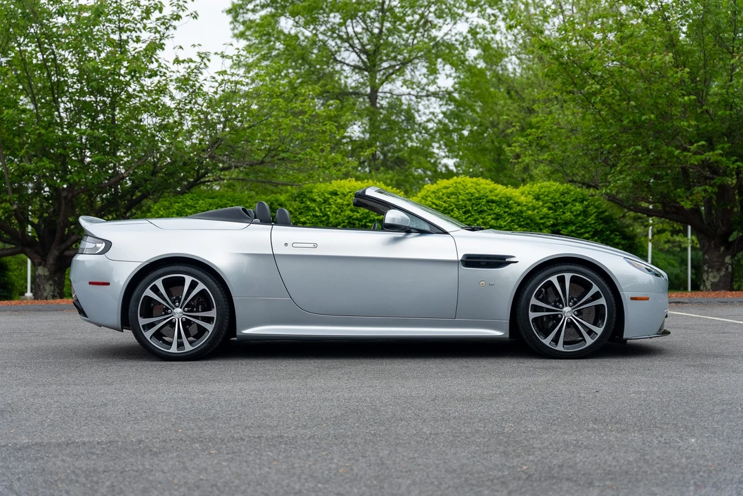 2017 Aston Martin V12 Vantage (2010-2018) - Image 20 of 31