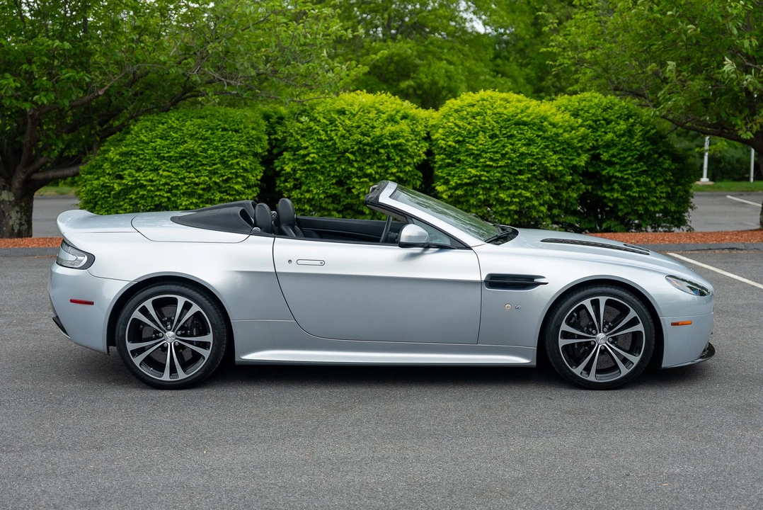 2017 Aston Martin V12 Vantage (2010-2018) - Image 21 of 31
