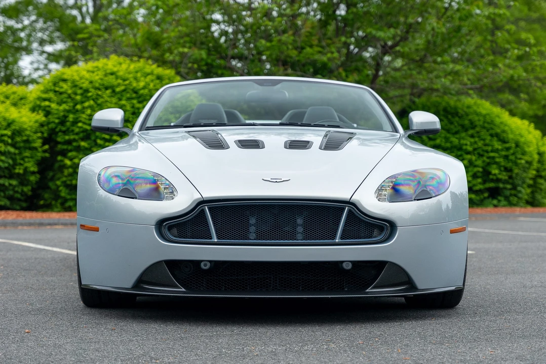 2017 Aston Martin V12 Vantage (2010-2018) - Image 7 of 31