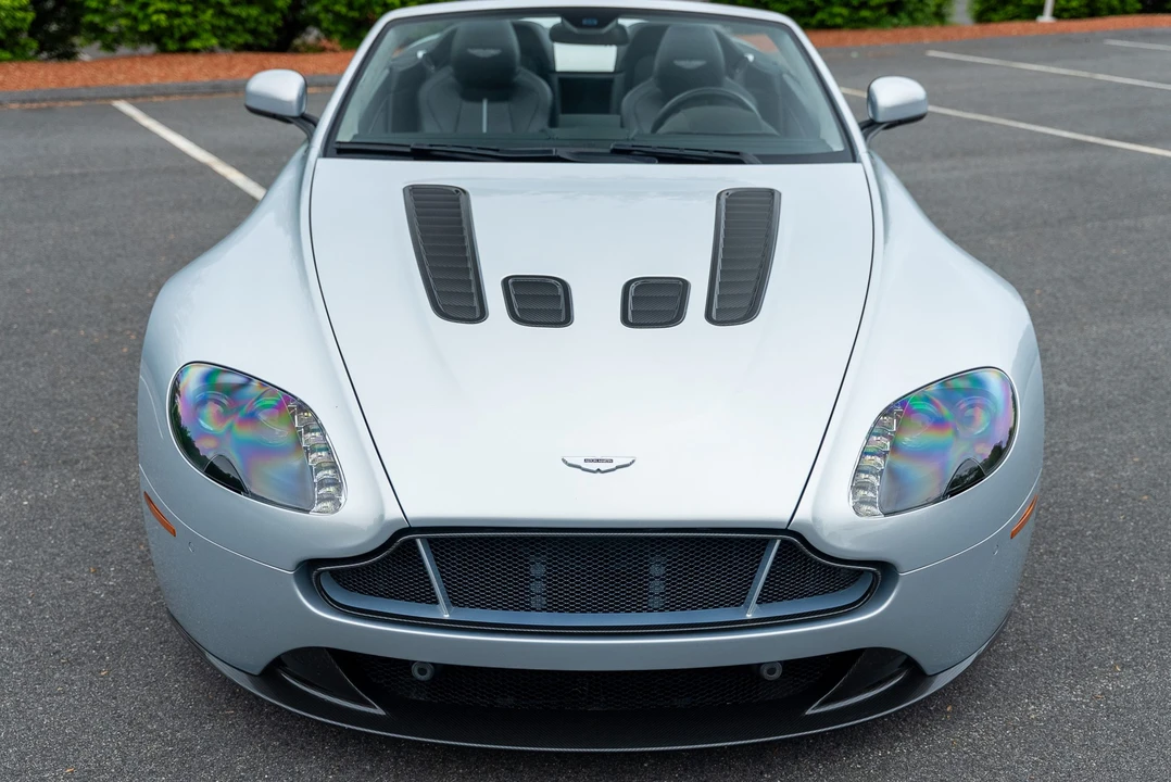 2017 Aston Martin V12 Vantage (2010-2018) - Image 9 of 31