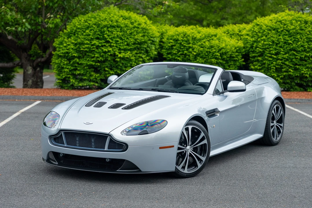 2017 Aston Martin V12 Vantage (2010-2018) - Image 11 of 31