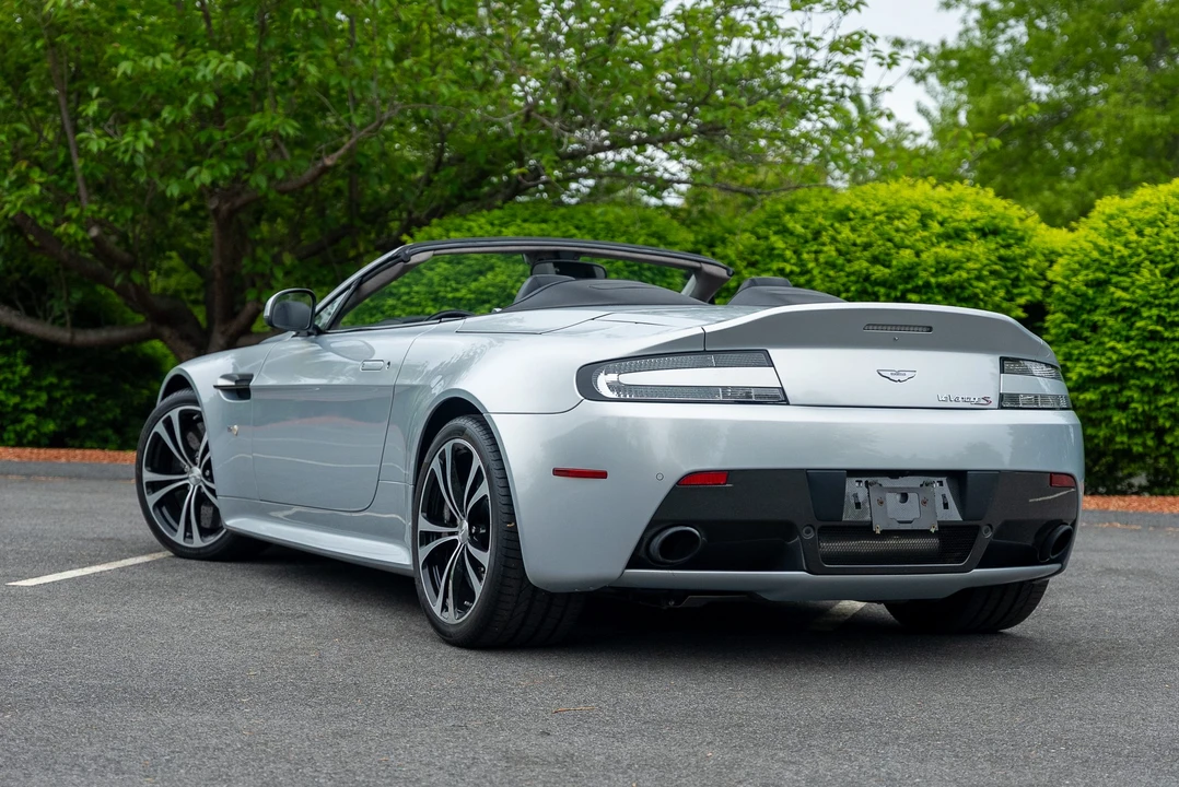 2017 Aston Martin V12 Vantage (2010-2018) - Image 14 of 31