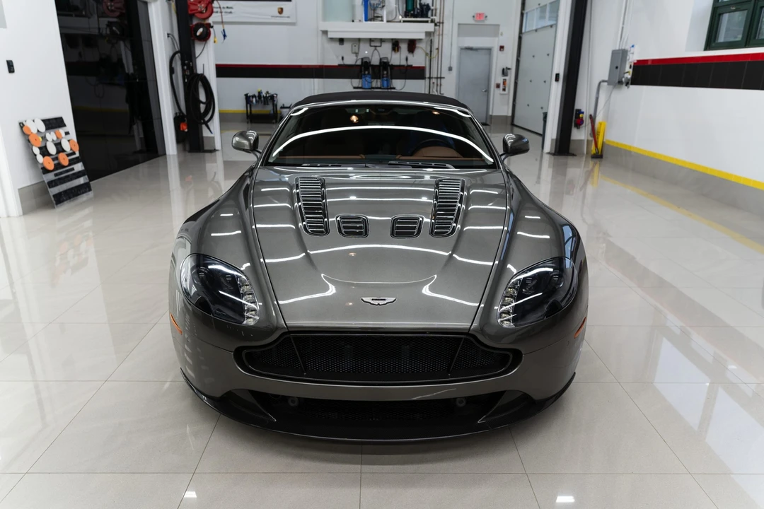 2017 Aston Martin V12 Vantage (2010-2018) - Image 4 of 31
