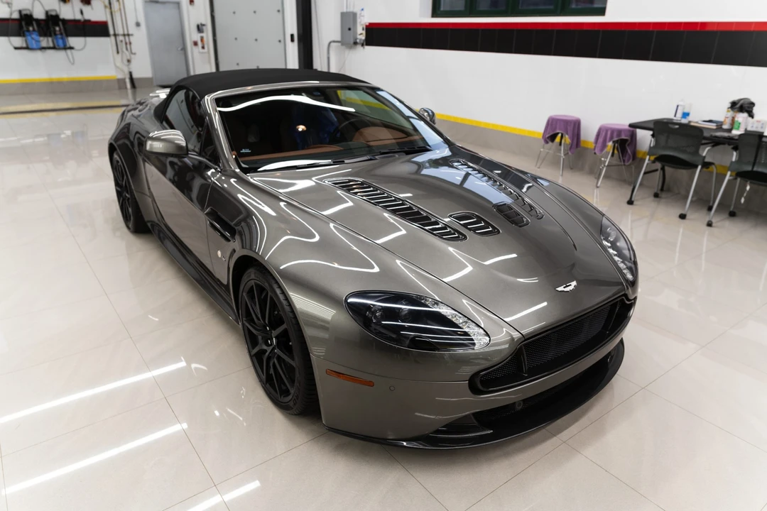2017 Aston Martin V12 Vantage (2010-2018) - Image 24 of 31