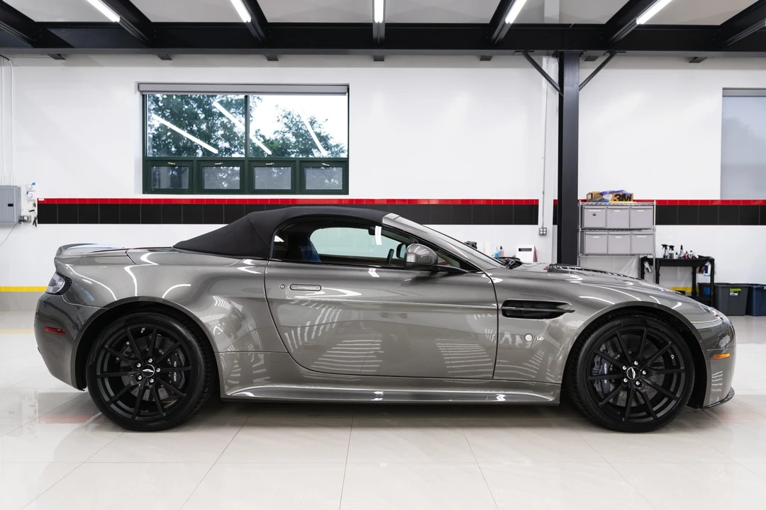 2017 Aston Martin V12 Vantage (2010-2018) - Image 20 of 31