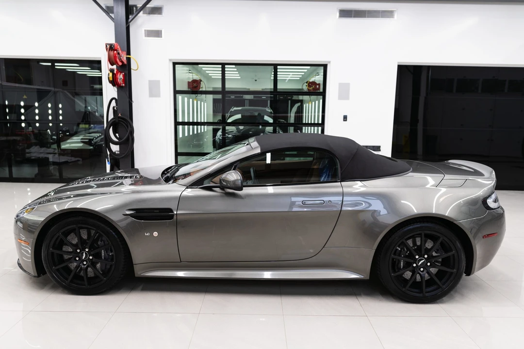 2017 Aston Martin V12 Vantage (2010-2018) - Image 9 of 31