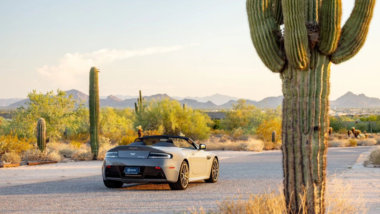 2017 Aston Martin V12 Vantage (2010-2018) - Image 27 of 31