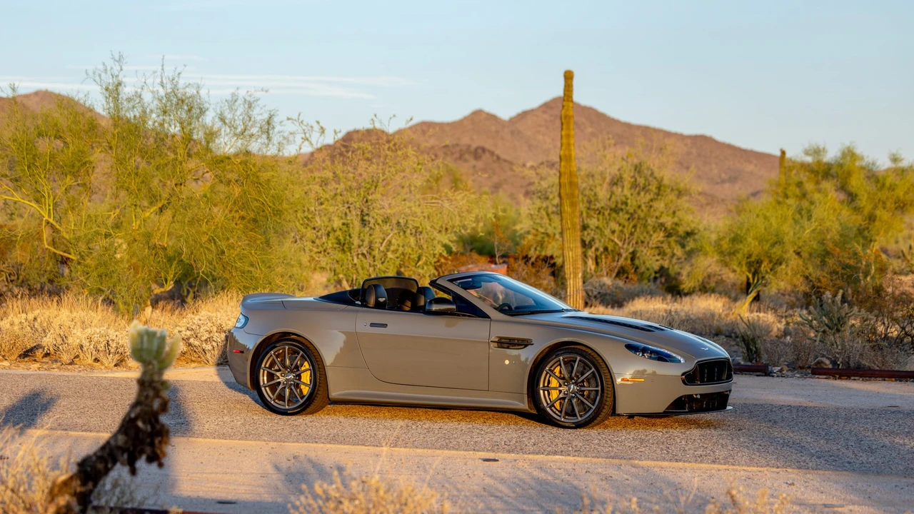 2017 Aston Martin V12 Vantage (2010-2018) - Image 20 of 31