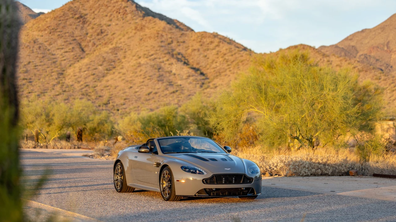 2017 Aston Martin V12 Vantage (2010-2018) - Image 14 of 31