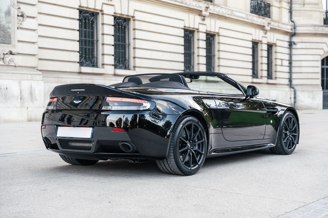 2017 Aston Martin V12 Vantage (2010-2018) - Image 7 of 31