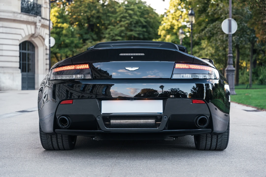 2017 Aston Martin V12 Vantage (2010-2018) - Image 6 of 31