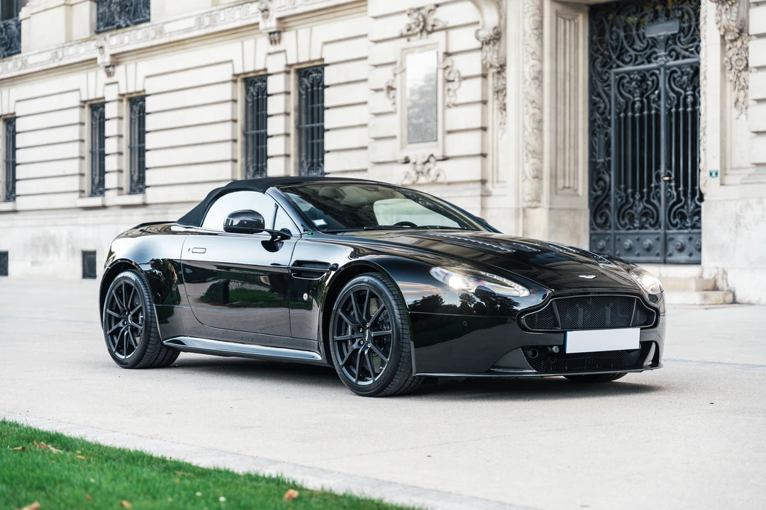 2017 Aston Martin V12 Vantage (2010-2018) - Image 9 of 31