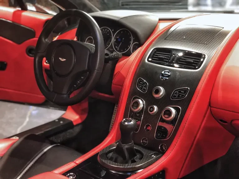 2017 Aston Martin V12 Vantage (2010-2018) - Image 10 of 16