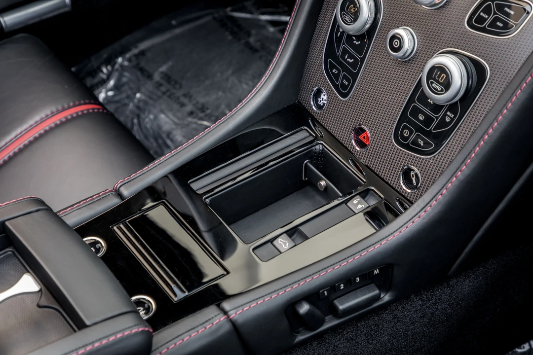 2017 Aston Martin V12 Vantage (2010-2018) - Image 17 of 31