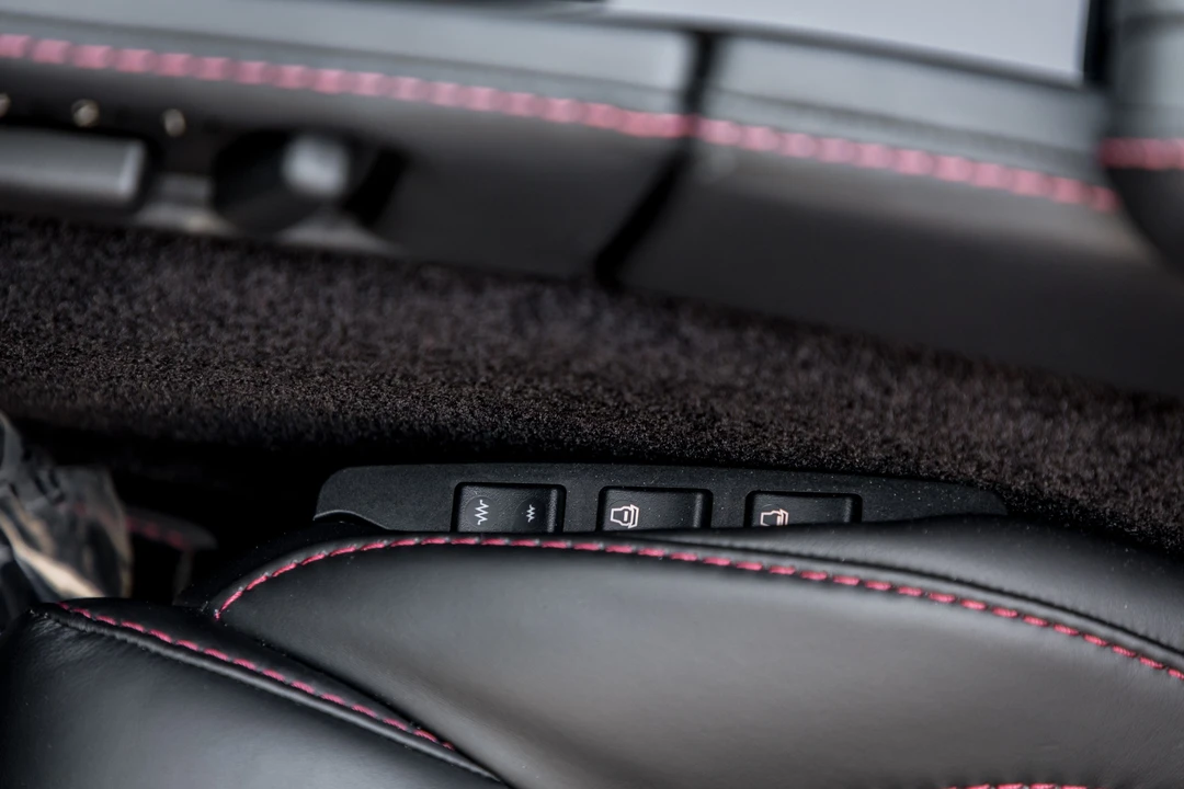 2017 Aston Martin V12 Vantage (2010-2018) - Image 26 of 31