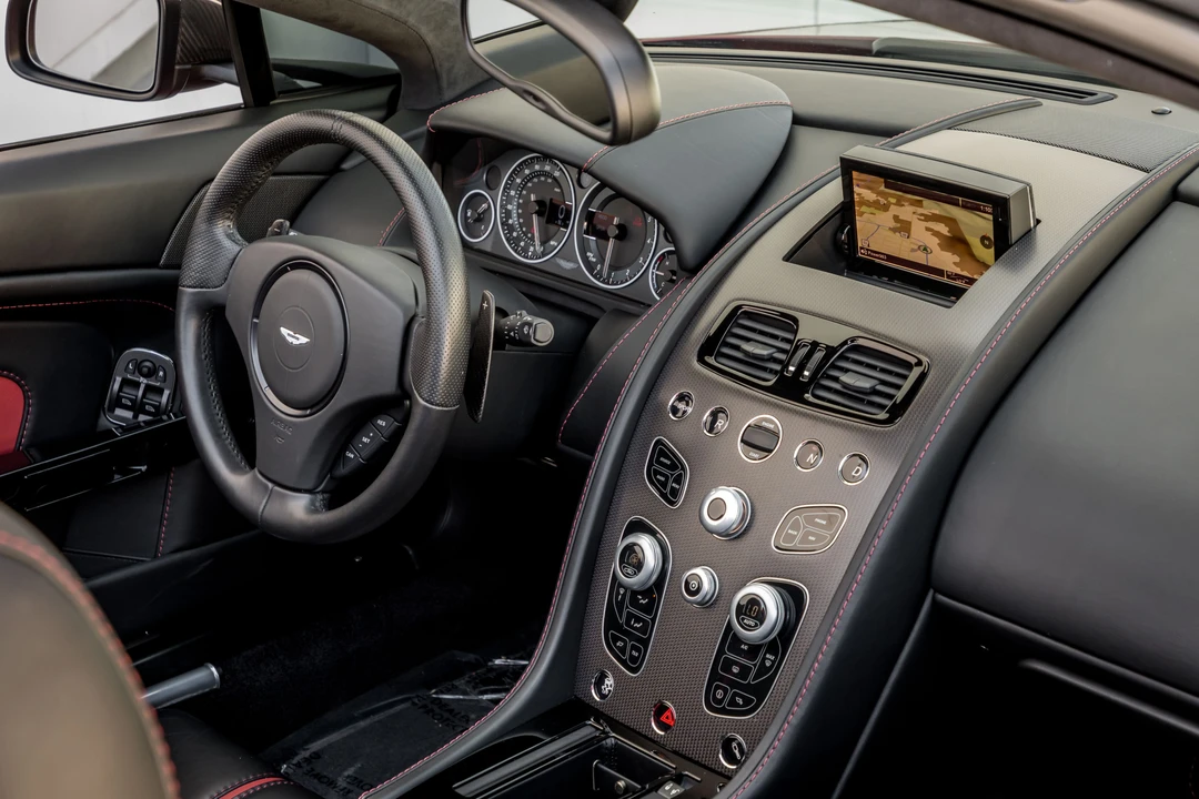 2017 Aston Martin V12 Vantage (2010-2018) - Image 12 of 31